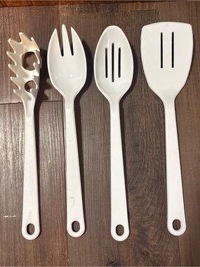 Tailor Made Products White Plastic 4 Piece Utensil Set
